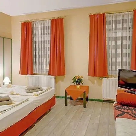 Haus Saarland 호텔 오버호프