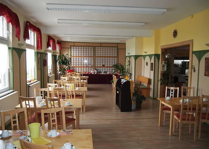 Otel Haus Saarland 2*